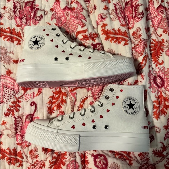 Converse White and Red High-Top Sneakers Classic Design - Picture 1 of 6